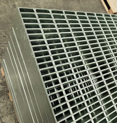 3mm Jasna stalowa podłogowa kratka z 30mm poprzecznym prętem