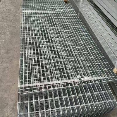 Lekkie stalowe kratki do łatwego transportu i montażu