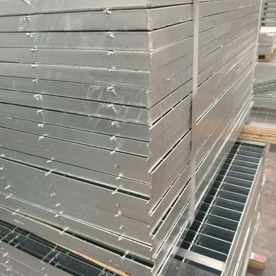 Lekkie stalowe kratki: łatwe do zainstalowania, transportu i przechowywania