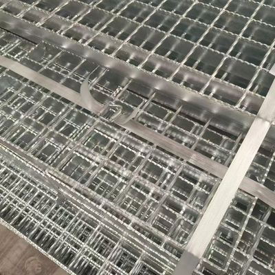 30mm Pitch Heavy Duty Steel Grating spełnia standard YB/T4001-2007