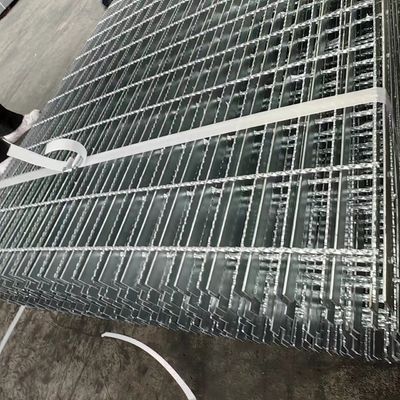 1000x1000mm Stalowe kratki przemysłowe z 30mm spacingiem prętów łożysk i płaskim typem prętów