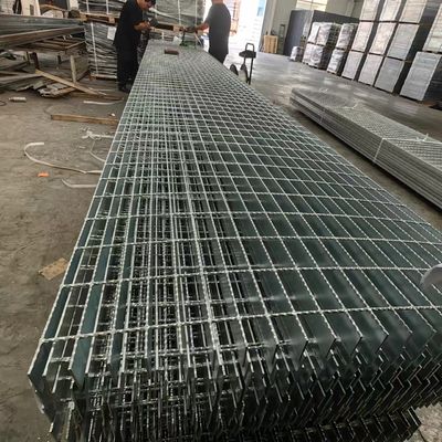 Nowoczesne 30mm Pitch Industrial Flat Steel Grating z jasną gładką powierzchnią