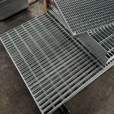 Industrial steel grating features verified specifications and complies with OSHA and EN performance standards.