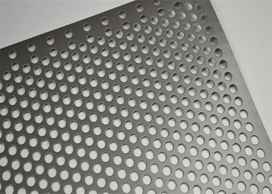 Grubość 3 mm Perforowany panel ze stali nierdzewnej Proces polerowania 9,5 mm naprzemienny