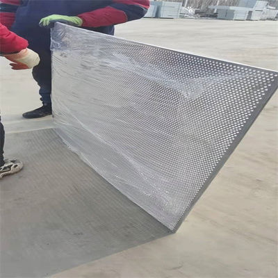 Aluminiowa przezroczysta anodowana perforowana blacha perforowana 10 mikronów 12,7 mm naprzemiennie